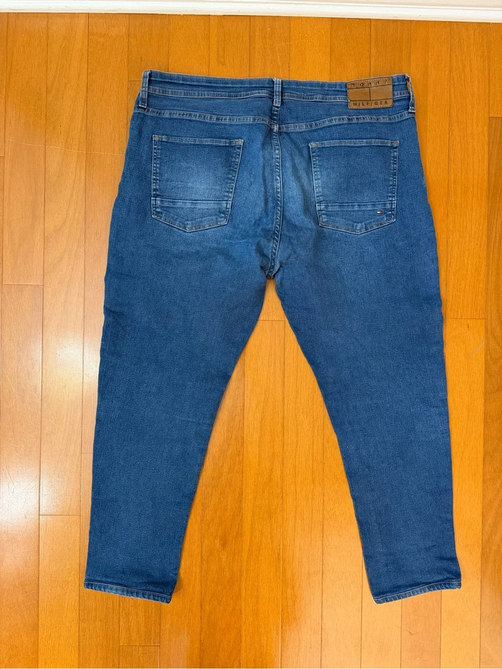 Tommy Hilfiger Men’s Jeans 40x32 Blue Denim Straight Leg Classic Fit